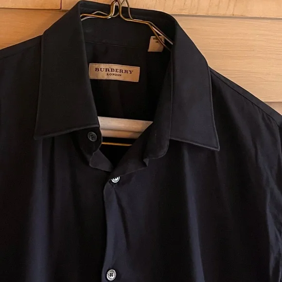 Men's dark navy blue Dress Shirt. Dark mother of pearl buttons. BURBERRY London. - Picture 1 of 17